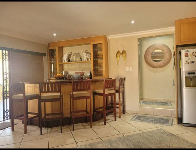 3 BEDROOM TOWNHOUSE FOR SALE IN MANABA BEACH